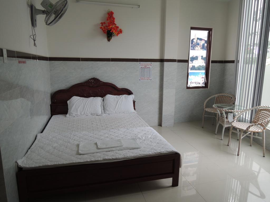 Hung Hieu Hotel My Tho Ruang foto