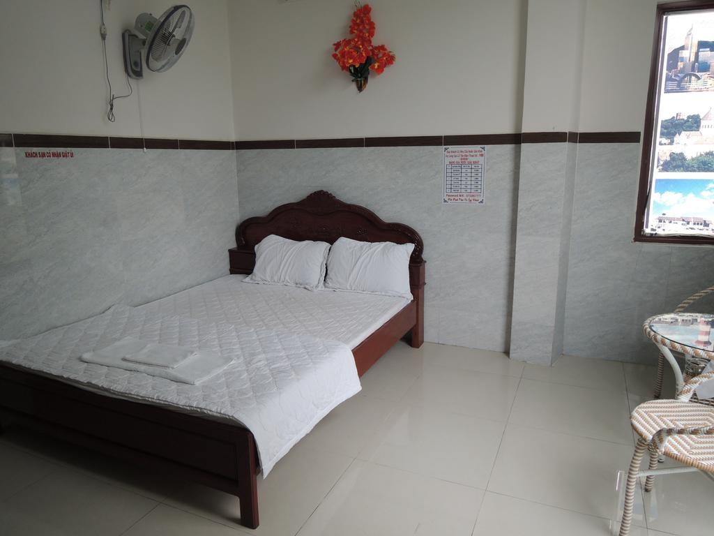 Hung Hieu Hotel My Tho Ruang foto