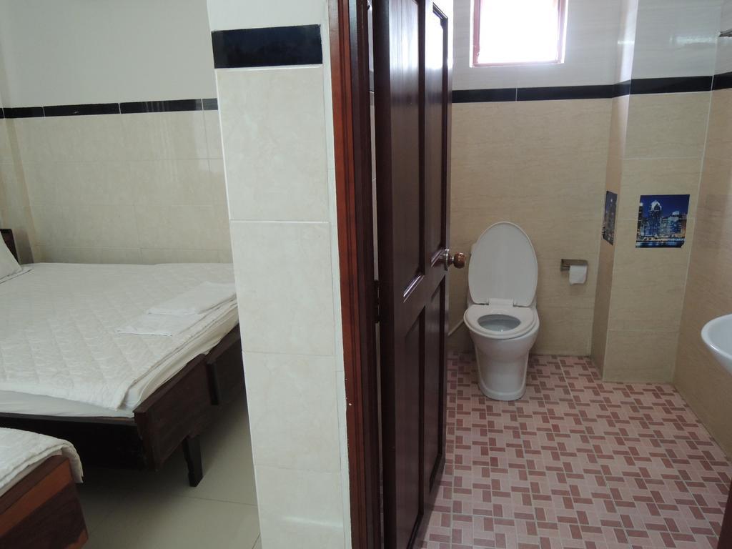 Hung Hieu Hotel My Tho Ruang foto